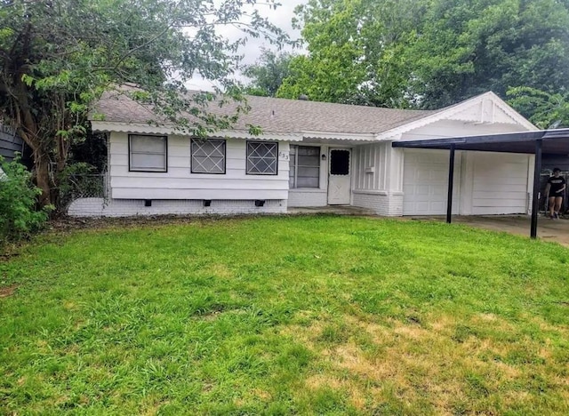 833 S Scott St, Del City, OK 73115 - ranch-style house featuring crawl space, a front lawn, a shingled roof, an attached garage, and an attached carport