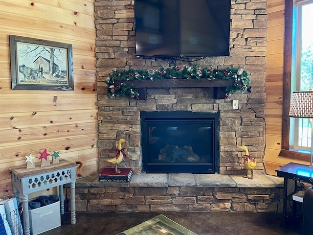 36 Spruce Ct, Broken Bow, OK 74728 - detailed view of wood walls and a fireplace