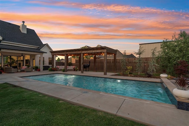 4504 SE 41st St, Moore, OK 73165 - pool at dusk with a pergola, outdoor lounge area, ceiling fan, and a patio area