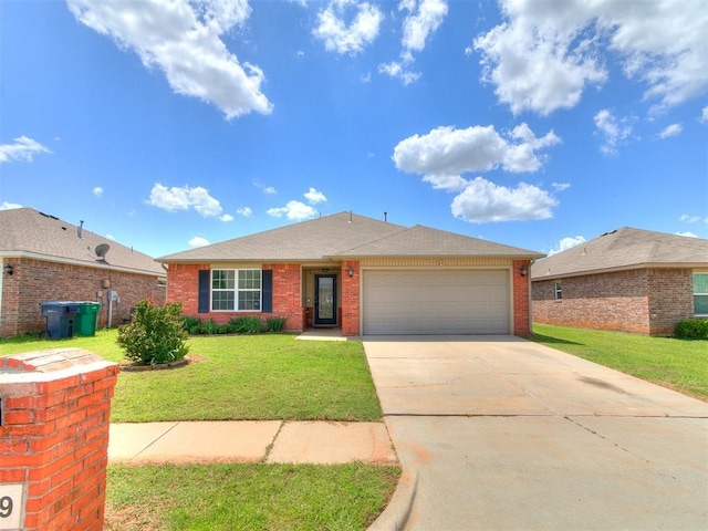 2909 Thompson Farm Ln, Yukon, OK 73099 - photo 1