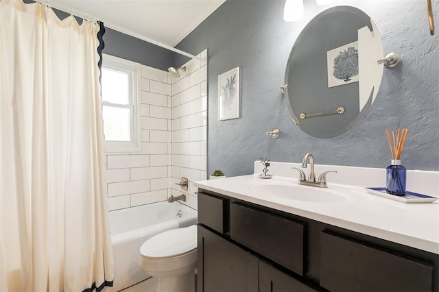 2800 Kerry Ln, Oklahoma City, OK 73120 - full bath featuring vanity, shower / bath combo with shower curtain, and crown molding