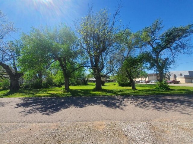 501 S 2nd St, Okemah, OK 74859 - photo 1