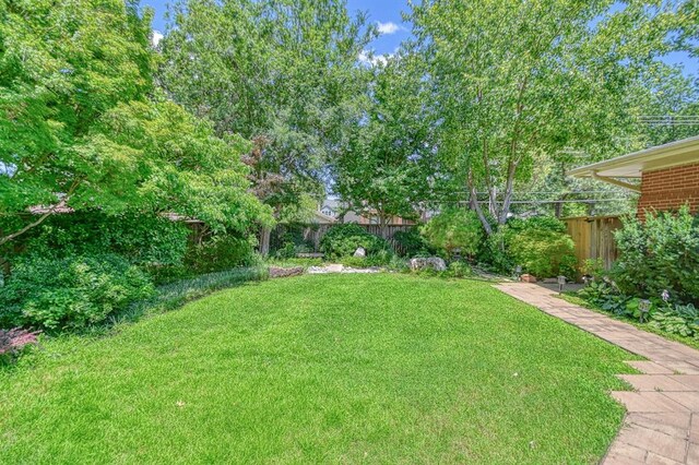 823 S Flood Ave, Norman, OK 73069 - view of yard