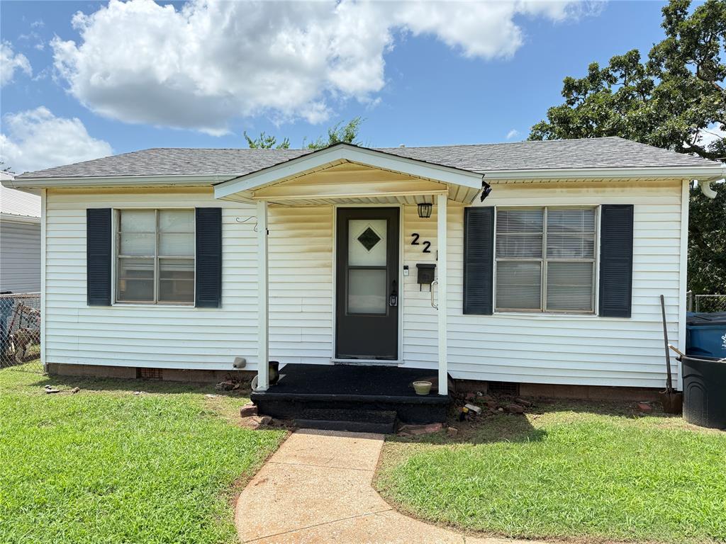 221 N Iowa St, Chandler, OK 74834 - photo 1