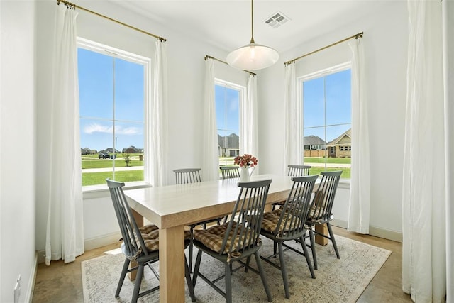 1006 Dorsi Way, Newcastle, OK 73065 - dining room with baseboards