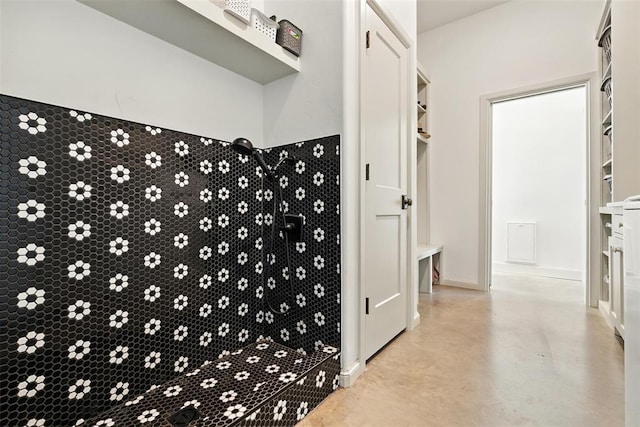 1006 Dorsi Way, Newcastle, OK 73065 - interior space featuring finished concrete floors