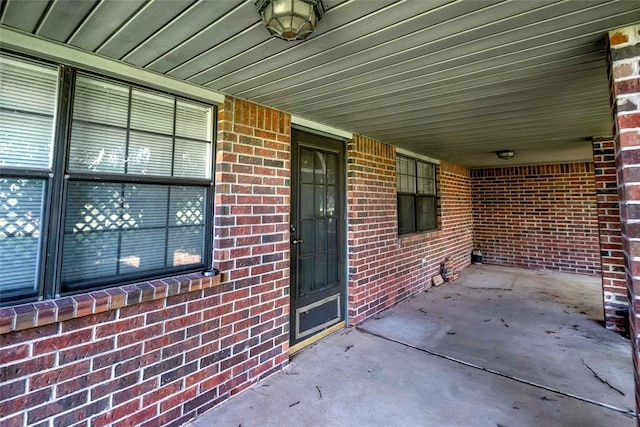 511 N Turner Rd, Chandler, OK 74834 - covered porch featuring an attached carport