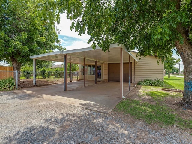 901 S 11th St, Kingfisher, OK 73750 - view of parking
