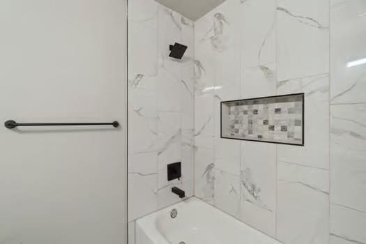 107 Cimarron Ter, Cashion, OK 73016 - full bath featuring tub / shower combination