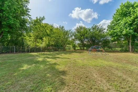 107 Cimarron Ter, Cashion, OK 73016 - view of fenced backyard