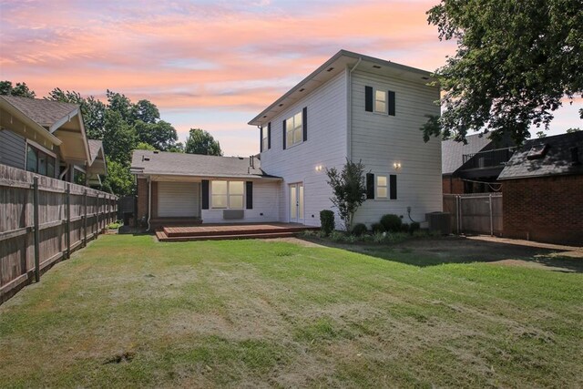 810 S Lahoma Ave, Norman, OK 73069 - rear view of property with a wooden deck