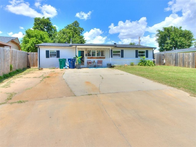 5305 S Drexel Ave, Oklahoma City, OK 73119 - manufactured / mobile home with a porch