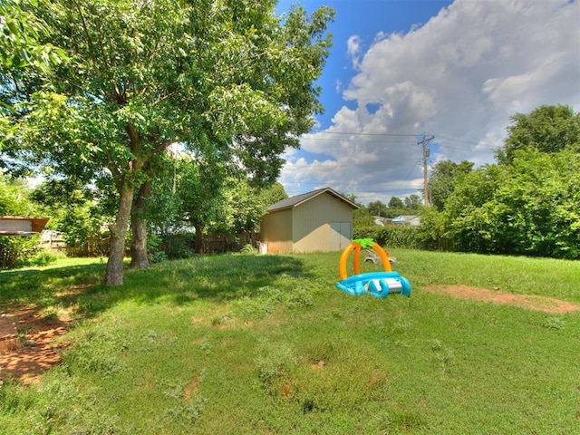 5305 S Drexel Ave, Oklahoma City, OK 73119 - view of yard featuring a storage shed