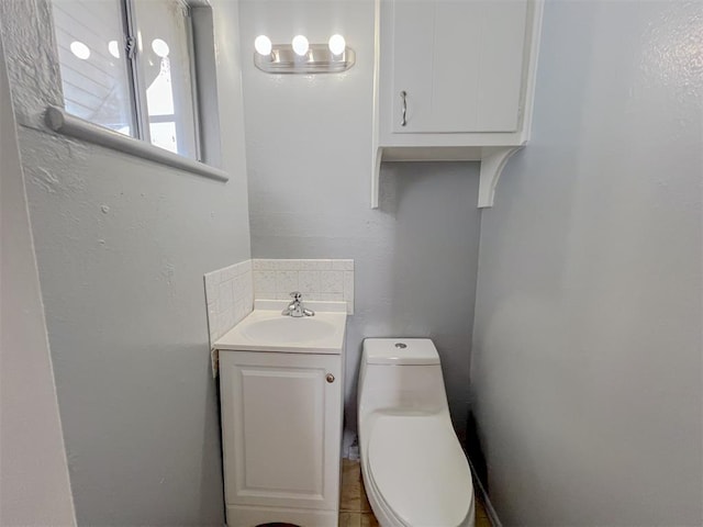 601 SE 70th St, Oklahoma City, OK 73149 - bathroom with toilet and vanity