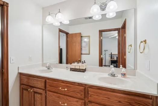 11416 Leslie Beachler Ln, Midwest City, OK 73130 - full bath with double vanity