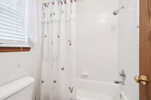 11416 Leslie Beachler Ln, Midwest City, OK 73130 - full bath with shower / bath combo and toilet