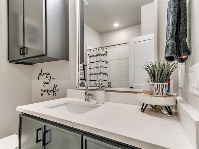 15109 Caspian Ln, Edmond, OK 73013 - full bath featuring vanity, a shower with curtain, and recessed lighting