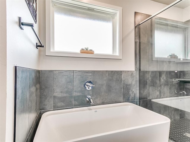 15109 Caspian Ln, Edmond, OK 73013 - full bath with a garden tub and tiled shower