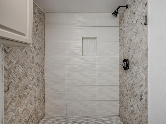 11550 N May Ave Unit 108, Oklahoma City, OK 73120 - full bath featuring tiled shower