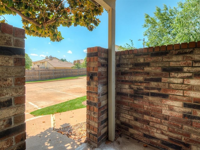11550 N May Ave Unit 108, Oklahoma City, OK 73120 - view of gate