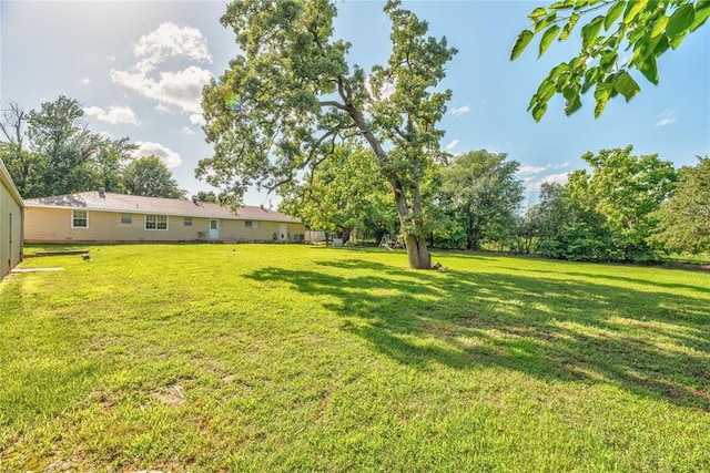 824 N Poplar Ln, Midwest City, OK 73130 - view of green lawn