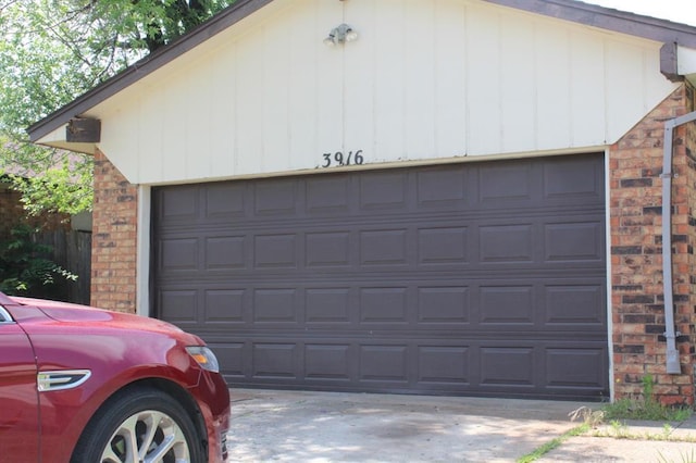 3916 SE 46th St, Oklahoma City, OK 73135 - view of garage
