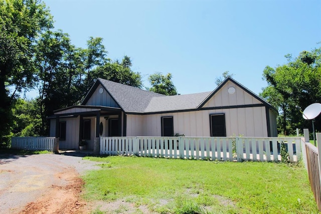 4103 Norge Rd, Chickasha, OK 73018 - view of front of property with a shingled roof and dirt driveway