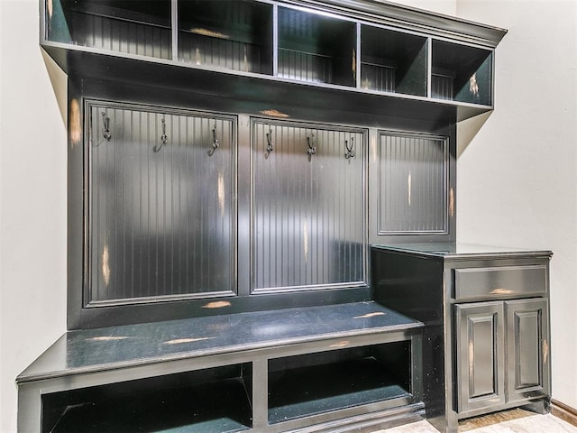 12824 NW 6th St, Yukon, OK 73099 - view of mudroom