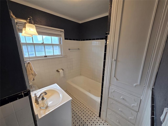 1103 S Hadden Ave, El Reno, OK 73036 - full bath featuring vanity and shower / bath combination