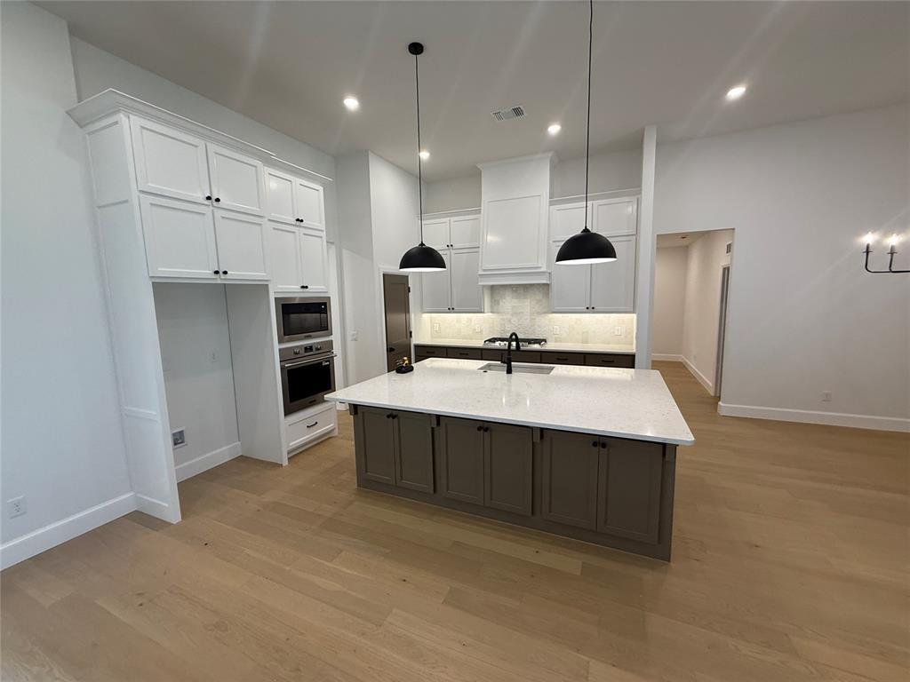 9101 Prairie Farms Dr, Mustang, OK 73064 - photo 2