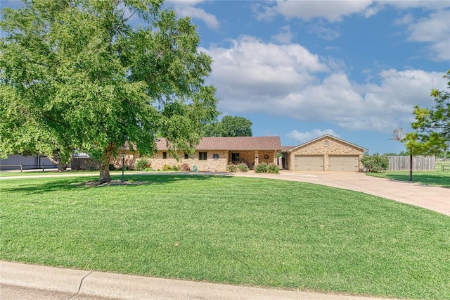 517 Garrett St, Elk City, OK 73644 - photo 1