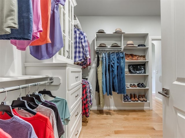 3508 Pavilion Pl, Edmond, OK 73034 - spacious closet with light wood finished floors