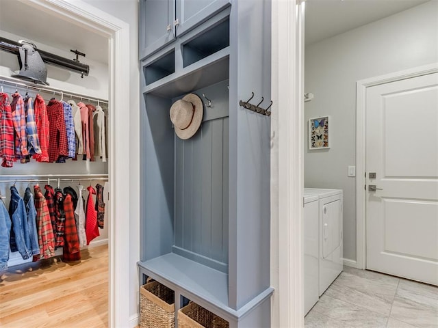 3508 Pavilion Pl, Edmond, OK 73034 - mudroom featuring washing machine and clothes dryer and light wood-style flooring
