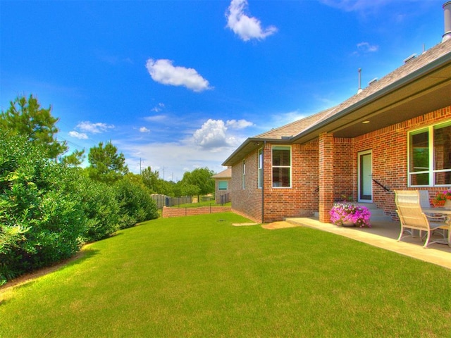 3508 Pavilion Pl, Edmond, OK 73034 - view of yard featuring a patio