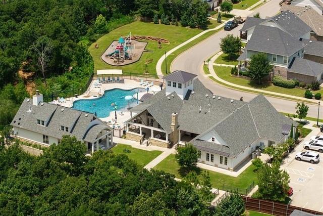 3508 Pavilion Pl, Edmond, OK 73034 - bird's eye view of a pool