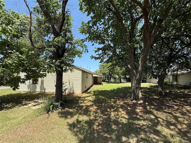 2918 N Prospect Ave, Oklahoma City, OK 73111 - view of green lawn