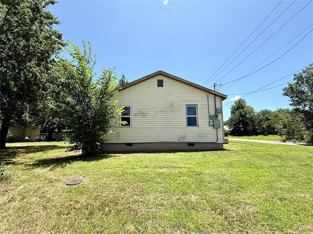 2918 N Prospect Ave, Oklahoma City, OK 73111 - view of side of property featuring crawl space and a yard