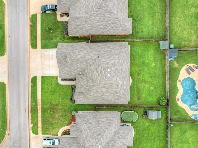 4821 Hidalgo Ave, Mustang, OK 73064 - aerial view of a pool