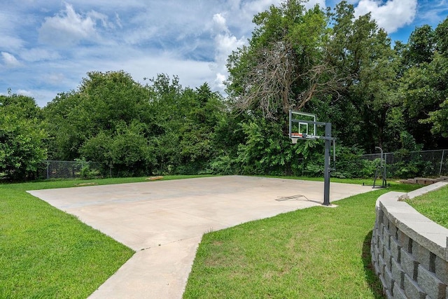 13848 Twin Ridge Dr, Edmond, OK 73034 - view of sport court with community basketball court