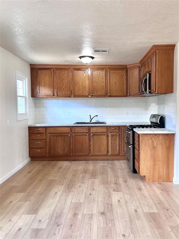 1329 E Spruce St, Altus, OK 73521 - photo 4