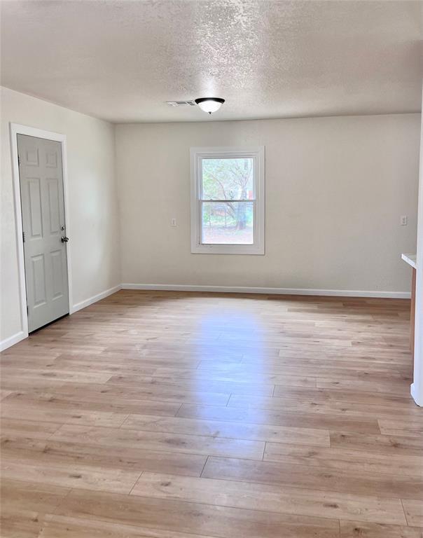1329 E Spruce St, Altus, OK 73521 - photo 7