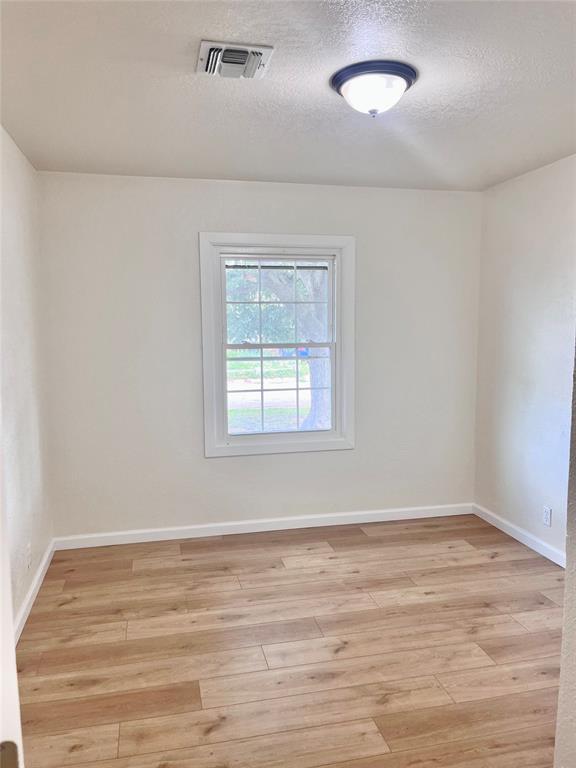 1329 E Spruce St, Altus, OK 73521 - photo 12