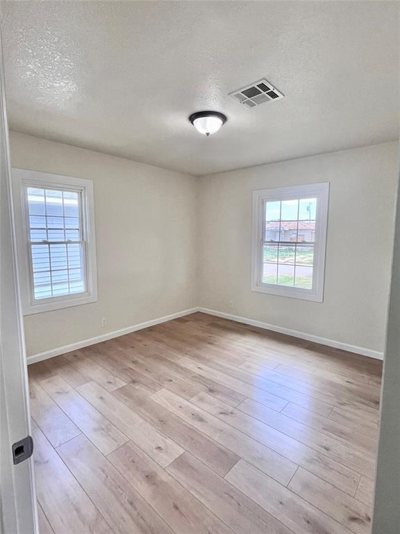 1329 E Spruce St, Altus, OK 73521 - photo 13