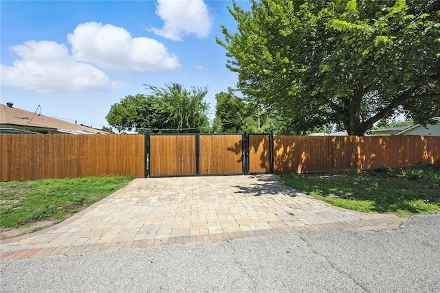 6908 NW 36th St, Bethany, OK 73008 - view of gate