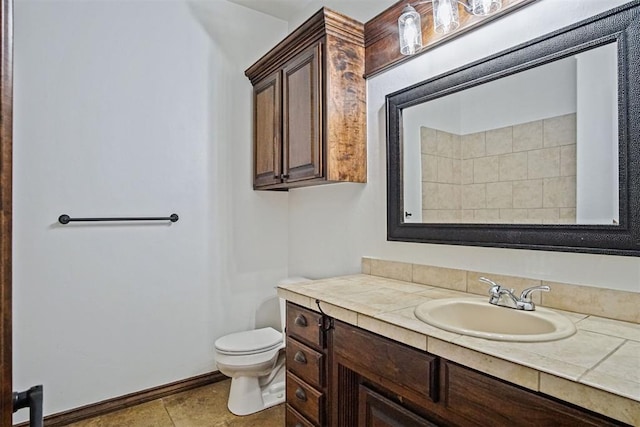 917 Erinova Dr, Yukon, OK 73099 - bathroom featuring vanity and toilet