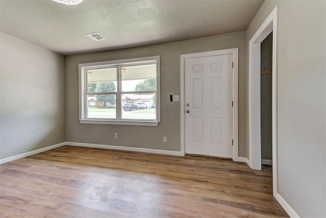 5417 NW 45th Ter, Warr Acres, OK 73122 - entrance foyer featuring wood finished floors