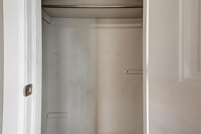 5417 NW 45th Ter, Warr Acres, OK 73122 - view of closet