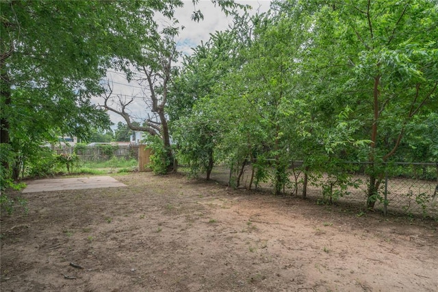 2220 SW 28th St, Oklahoma City, OK 73108 - view of yard