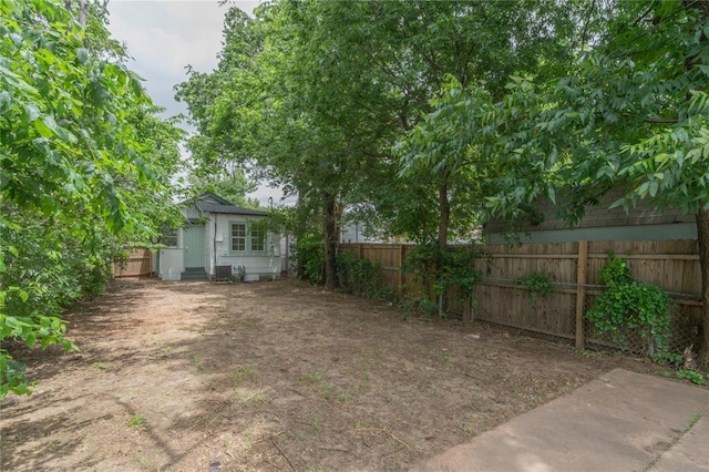 2220 SW 28th St, Oklahoma City, OK 73108 - view of fenced backyard