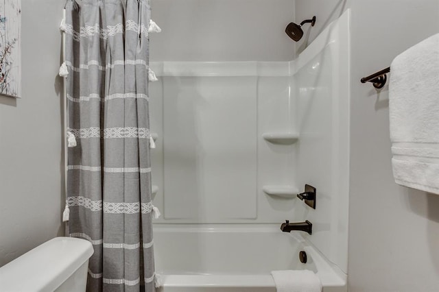 6420 SE 88th St, Oklahoma City, OK 73135 - full bath with shower / tub combo with curtain and toilet